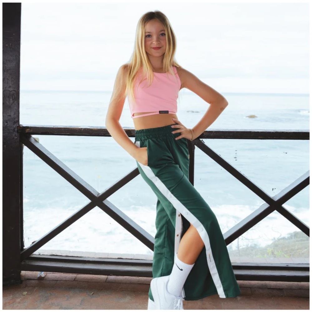 Green Joggers with High-Waisted Design and Athletic Fit